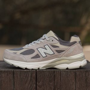 New Balance  990 v3 x Levis
