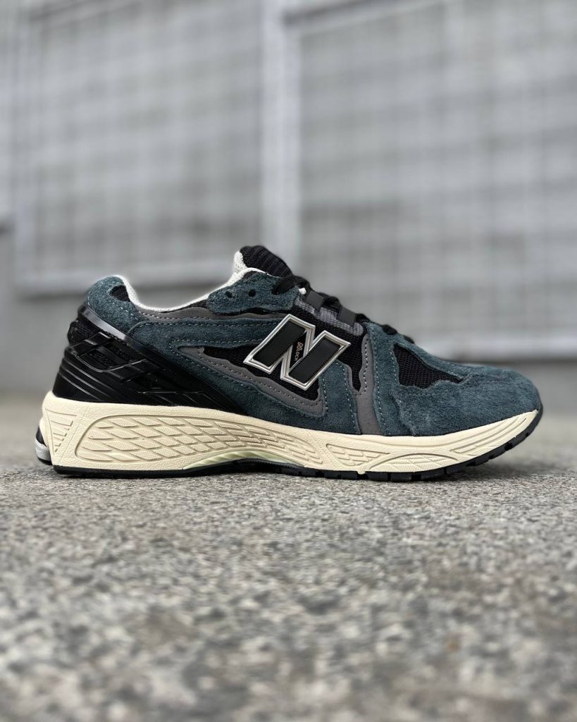 New Balance 1906D Protection Pack Black