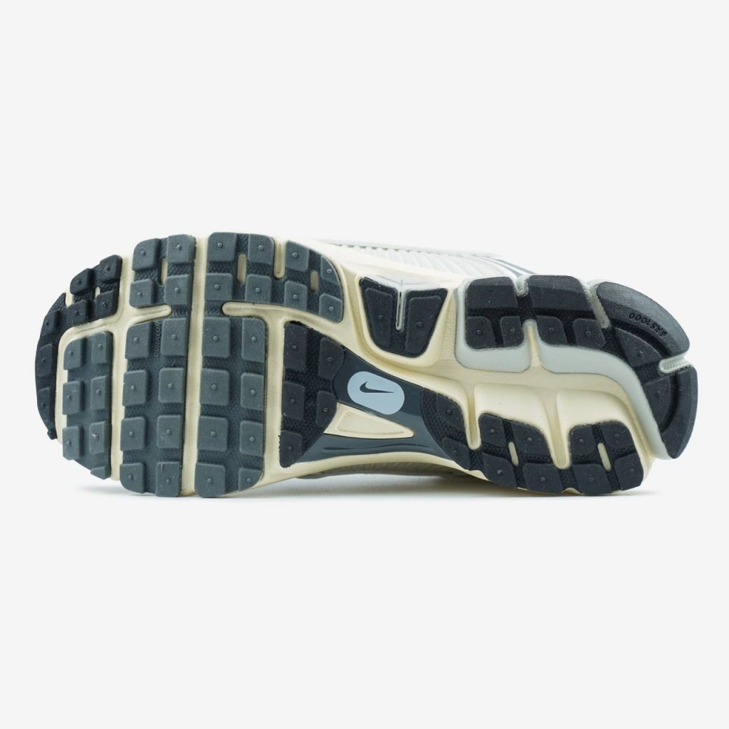 Nike Air Zoom Vomero 5 Platinum Tint