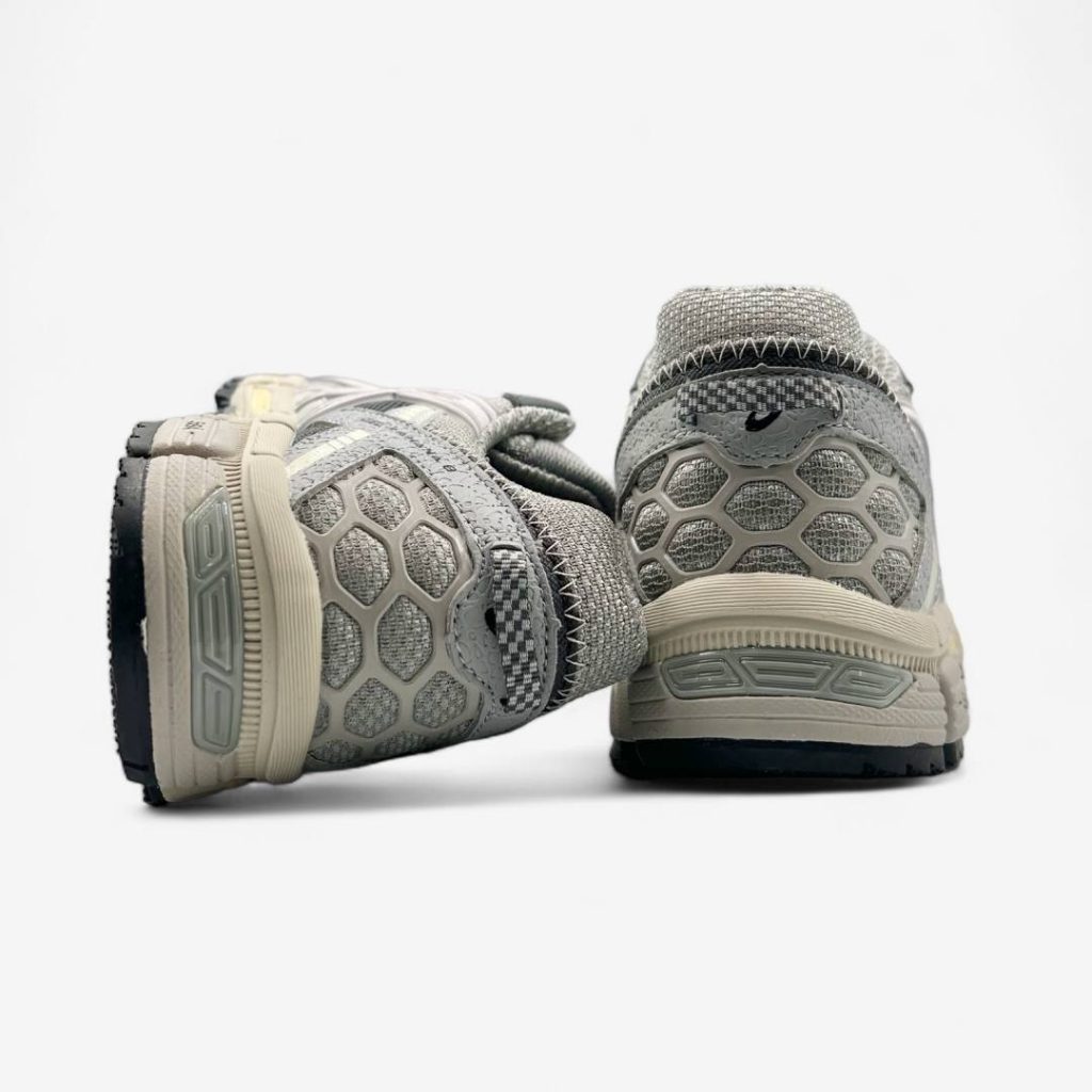 Asics Gel-Kahana 8 Silver Dark Grey