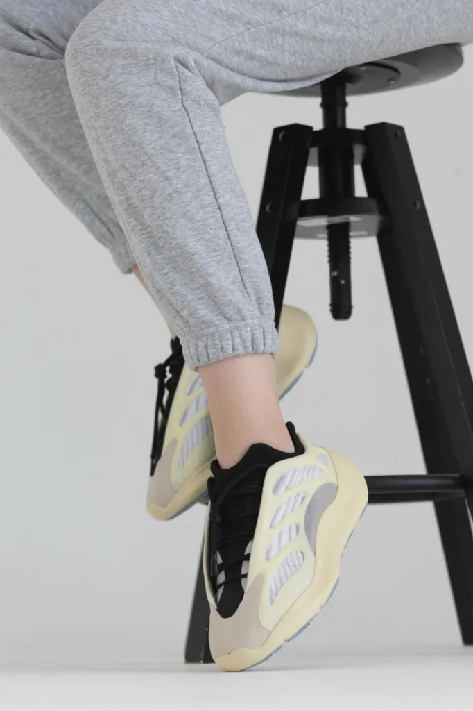 Adidas Yeezy Boost 700 v3 Azael