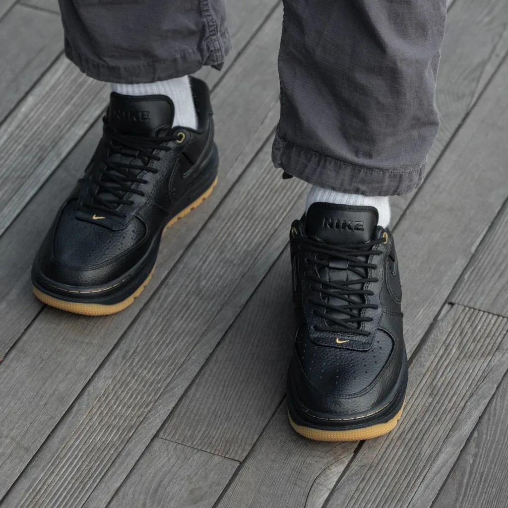 Nike Air Force 1 Luxe