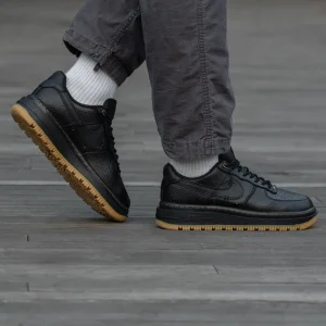Nike Air Force 1 Luxe