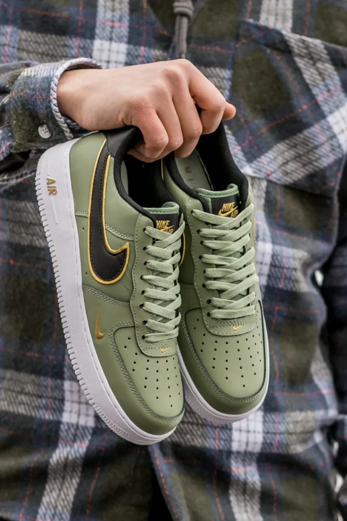 Nike Air Force 1 ’07 LV8 GREEN/GOLD