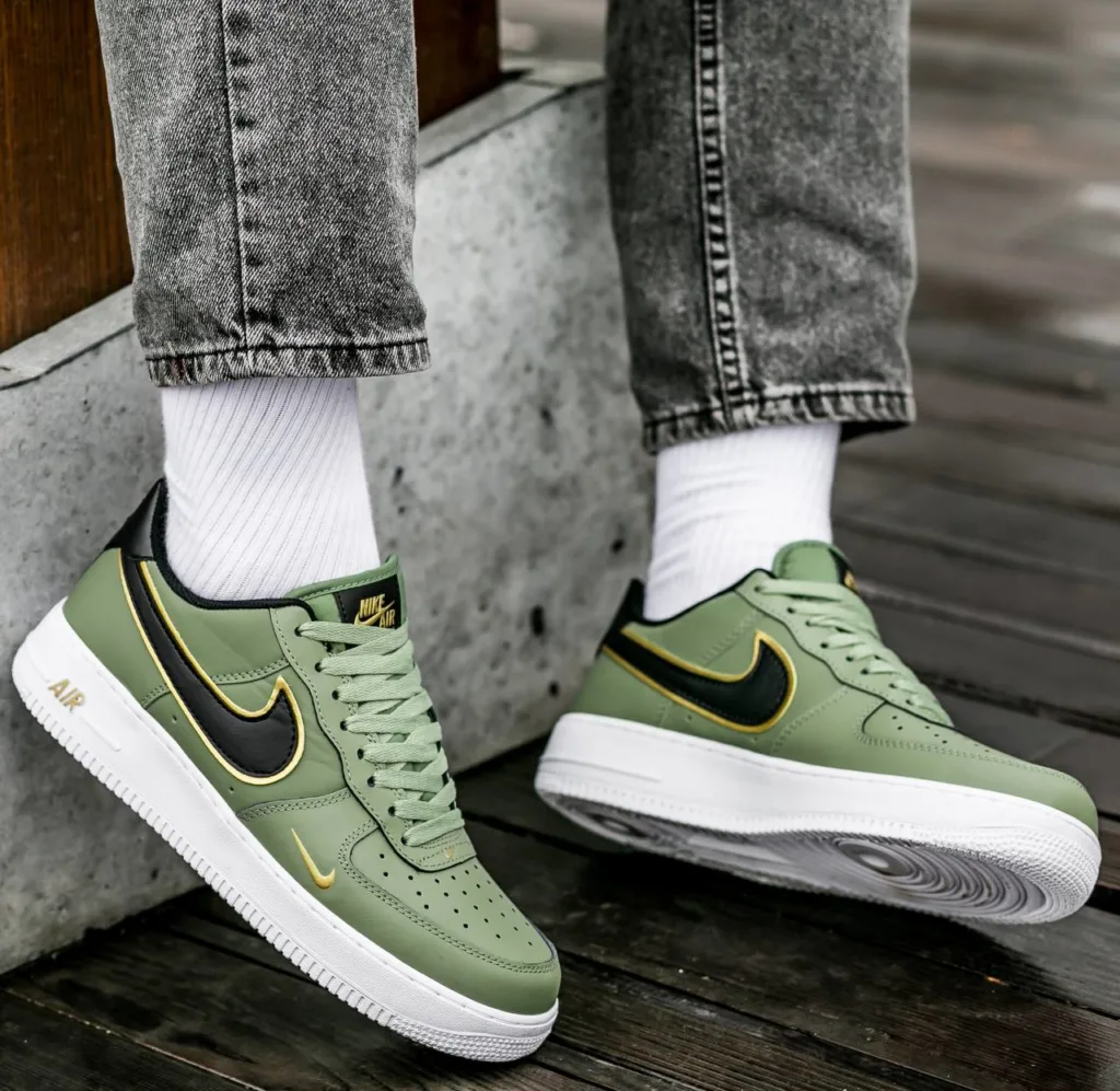 Nike Air Force 1 '07 LV8 GREEN/GOLD