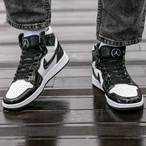 Air Jordan Retro 1 Carbon Fiber