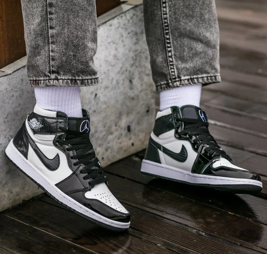 Air Jordan Retro 1 Carbon Fiber