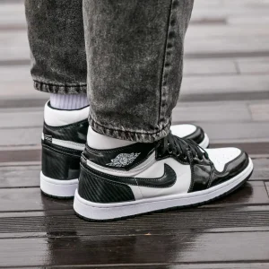 Air Jordan Retro 1 Carbon Fiber