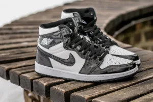 Air Jordan Retro 1 Carbon Fiber
