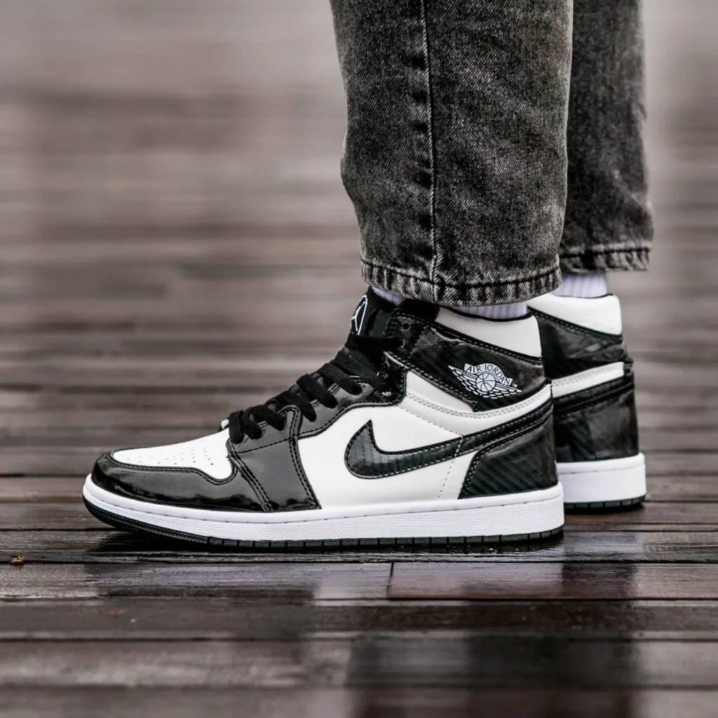 Air Jordan Retro 1 Carbon Fiber