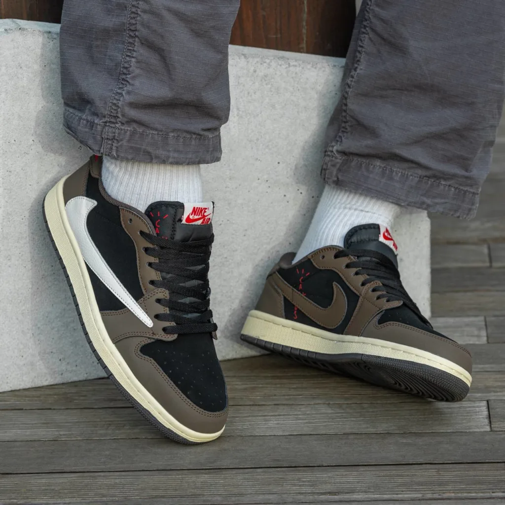 Air Jordan Retro 1 Low x Travis Scott