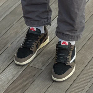 Air Jordan Retro 1 Low x Travis Scott