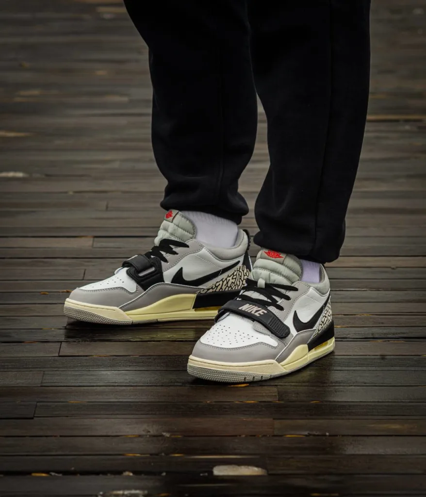 Air Jordan Legacy Low "Tech Grey"