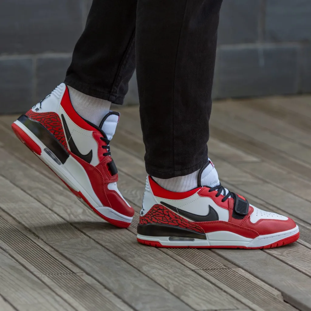 Air Jordan Legacy  low White Red