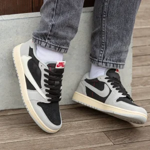Air Jordan Retro 1 Low x Travis Scott OG  Suede Grey