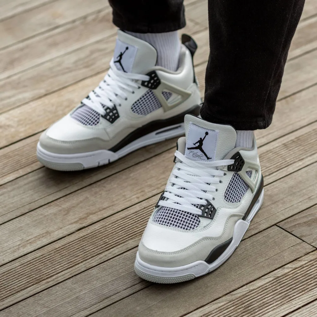 Air Jordan Retro 4 Military Black