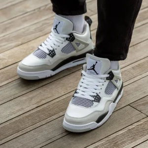 Air Jordan Retro 4 Military Black