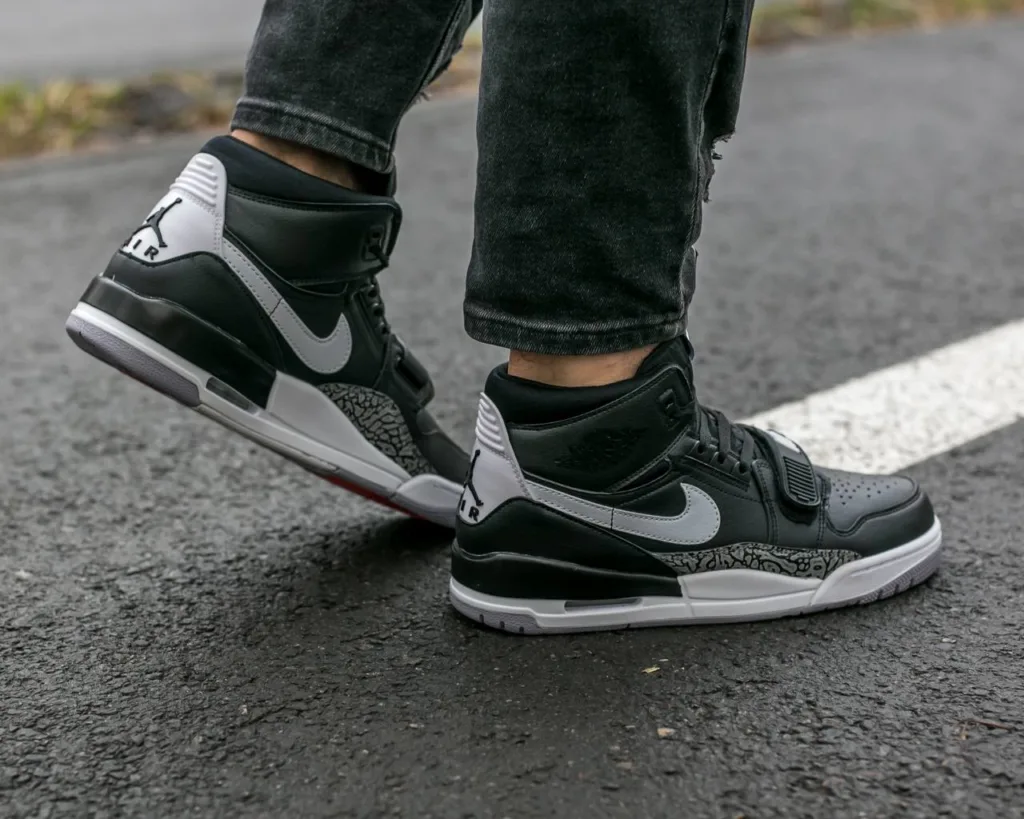 Air Jordan Legacy Black White