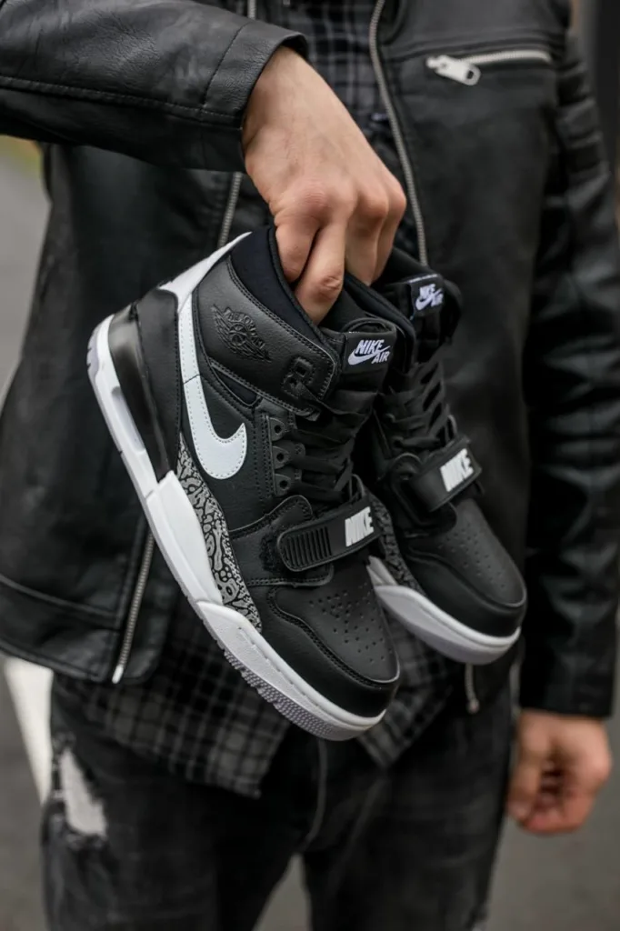 Air Jordan Legacy Black White