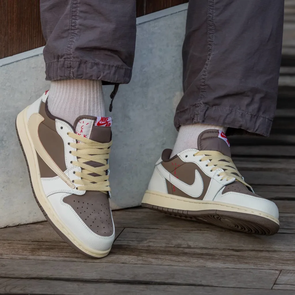 Air Jordan Retro 1 Low x Travis Scott OG  "REVERSE MOCHA"