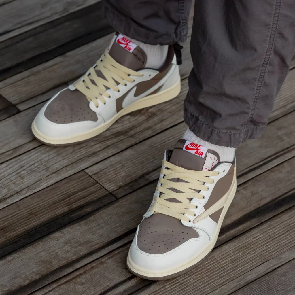 Air Jordan Retro 1 Low x Travis Scott OG  “REVERSE MOCHA”