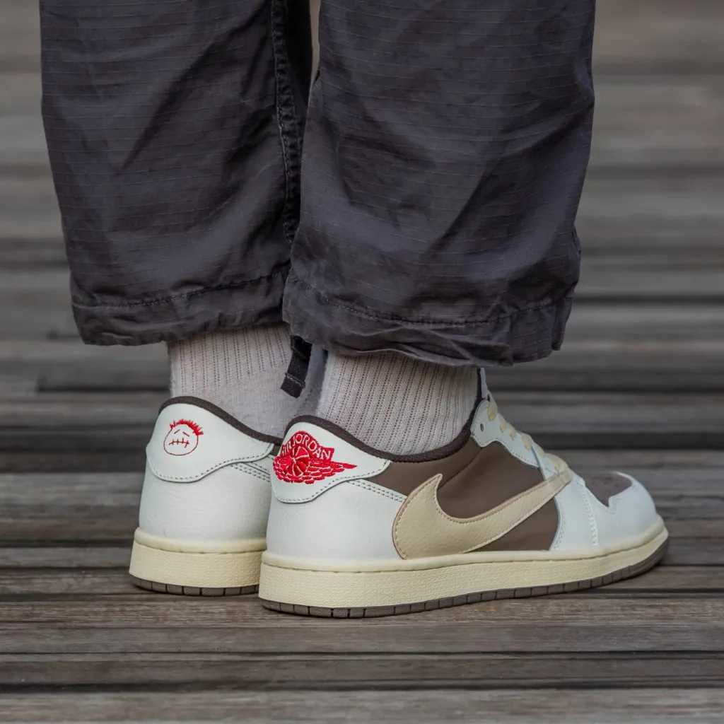 Air Jordan Retro 1 Low x Travis Scott OG  “REVERSE MOCHA”