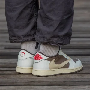 Air Jordan Retro 1 Low x Travis Scott OG  “REVERSE MOCHA”