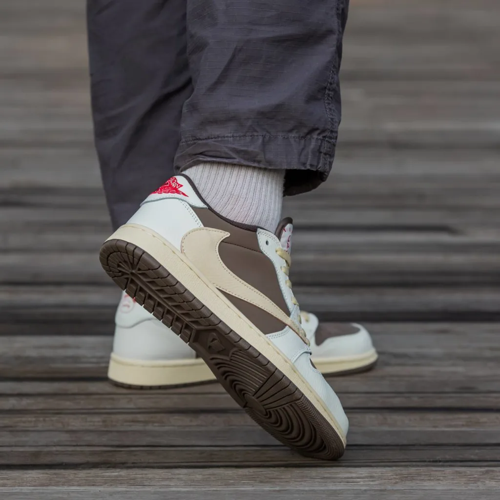 Air Jordan Retro 1 Low x Travis Scott OG  “REVERSE MOCHA”