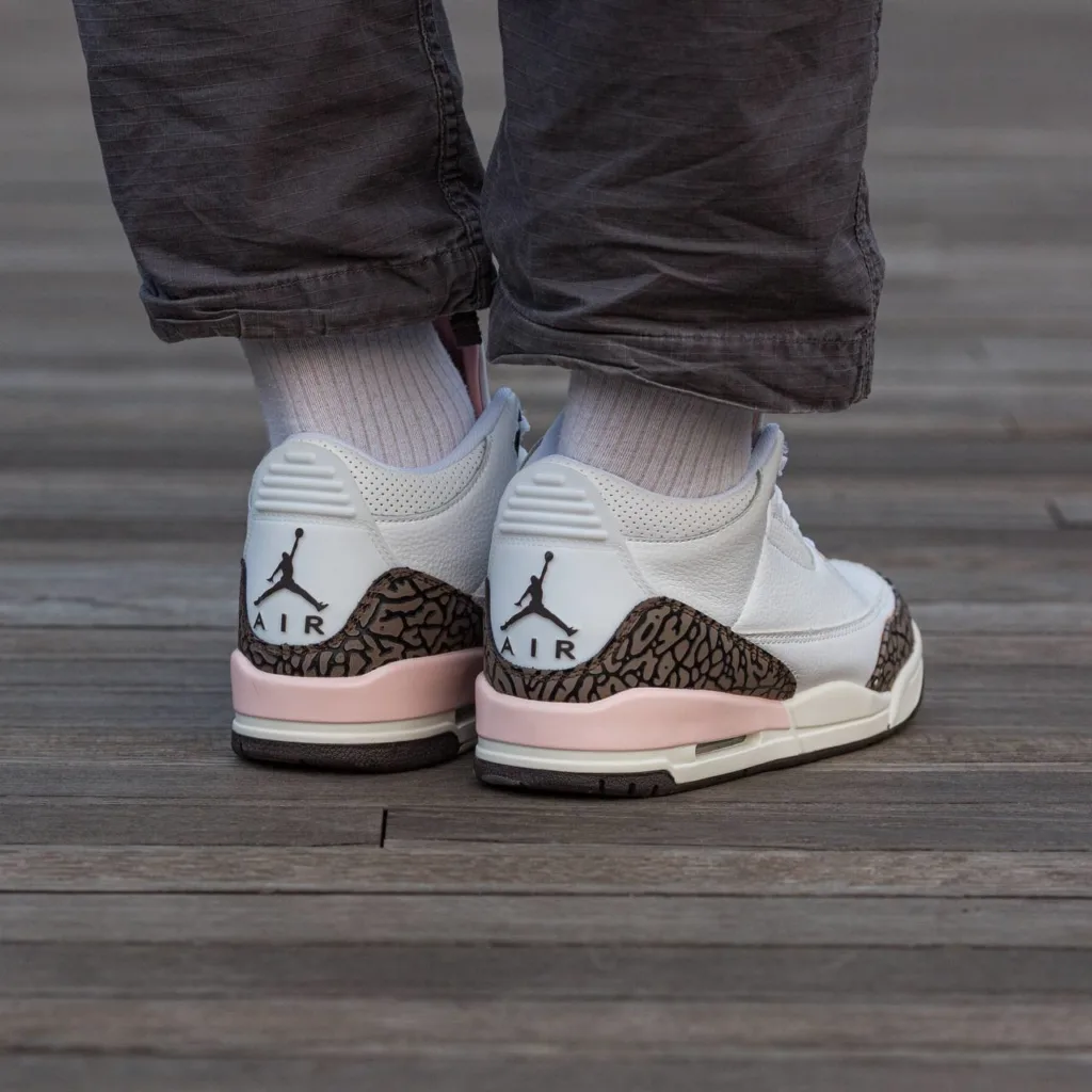 Air Jordan Retro 3  Neapolitan Dark Mocha