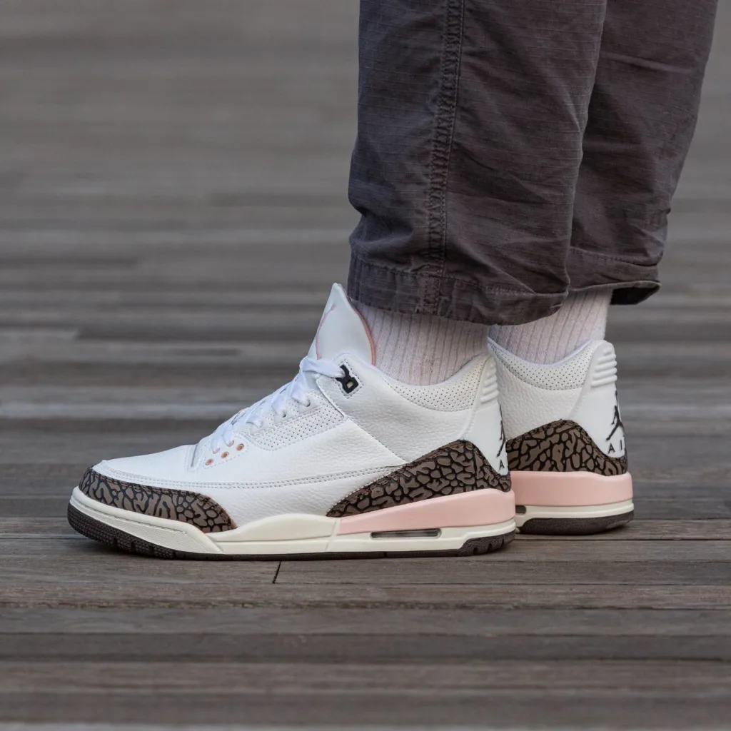 Air Jordan Retro 3  Neapolitan Dark Mocha