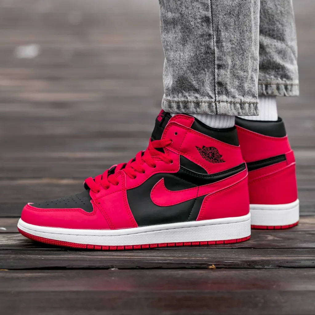 Air Jordan Retro 1 Black Red