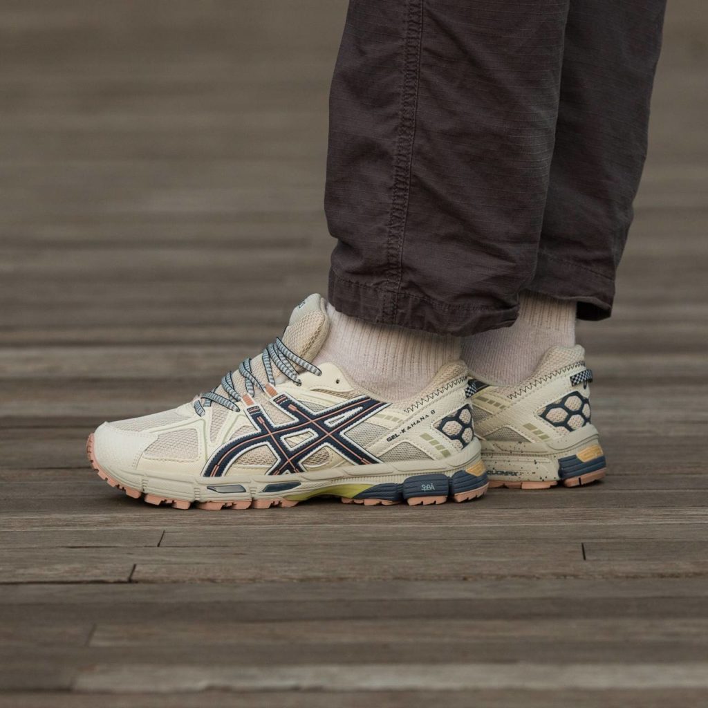 Asics Gel-Kahana Beige Green
