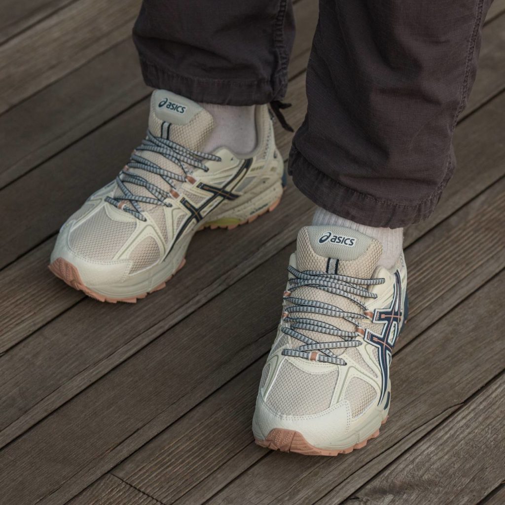 Asics Gel-Kahana Beige Green