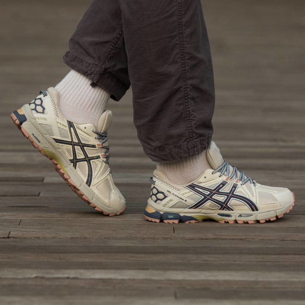 Asics Gel-Kahana Beige Green