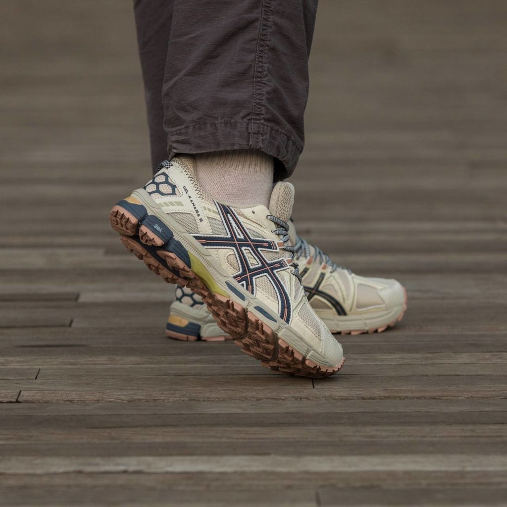 Asics Gel-Kahana Beige Green