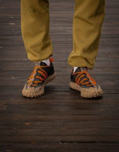 Nike ACG Mountain Fly Low “Fossil”