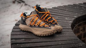 Nike ACG Mountain Fly Low “Fossil”