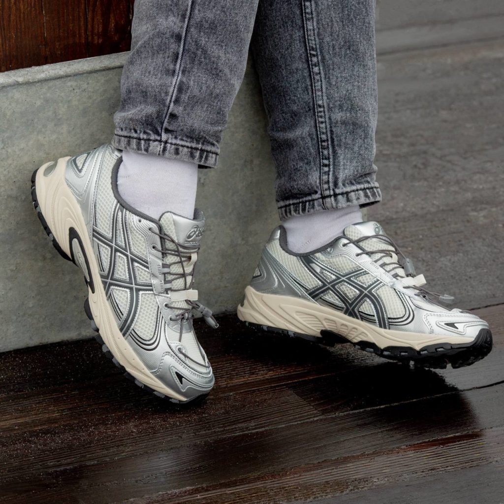 Asics Gel-Kahana TR V4 Silver Beige