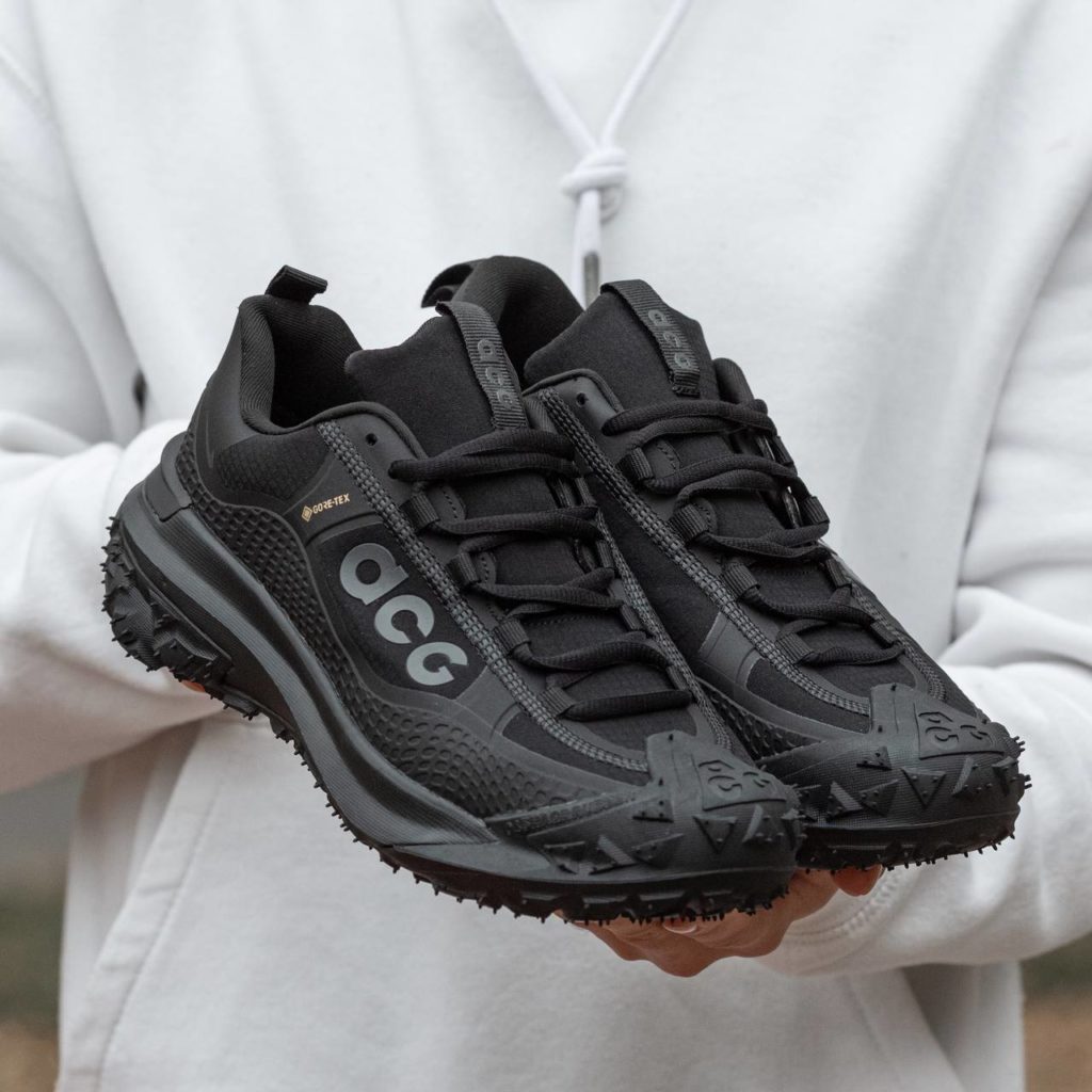 Nike ACG Moutain fly Gore tex All Black