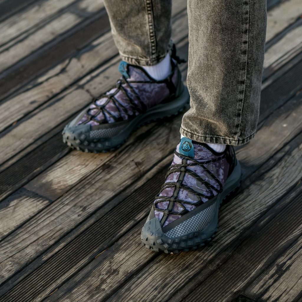 Nike ACG Mountain Fly Low  Black Blue