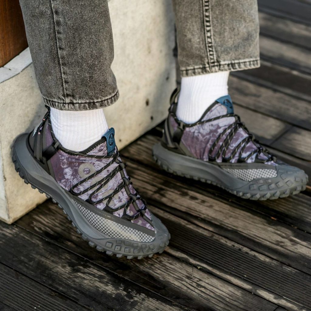 Nike ACG Mountain Fly Low  Black Blue