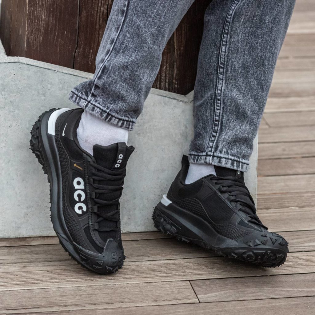 Nike ACG Moutain fly Gore tex Black White