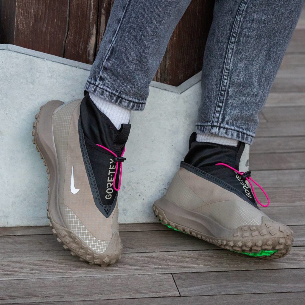 Nike ACG Mountain Fly Gore-Tex Beige Black