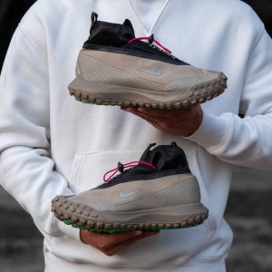 Nike ACG Mountain Fly Gore-Tex Beige Black