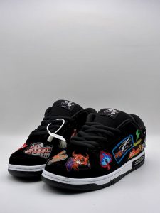 Nike SB Dunk Low Neckface