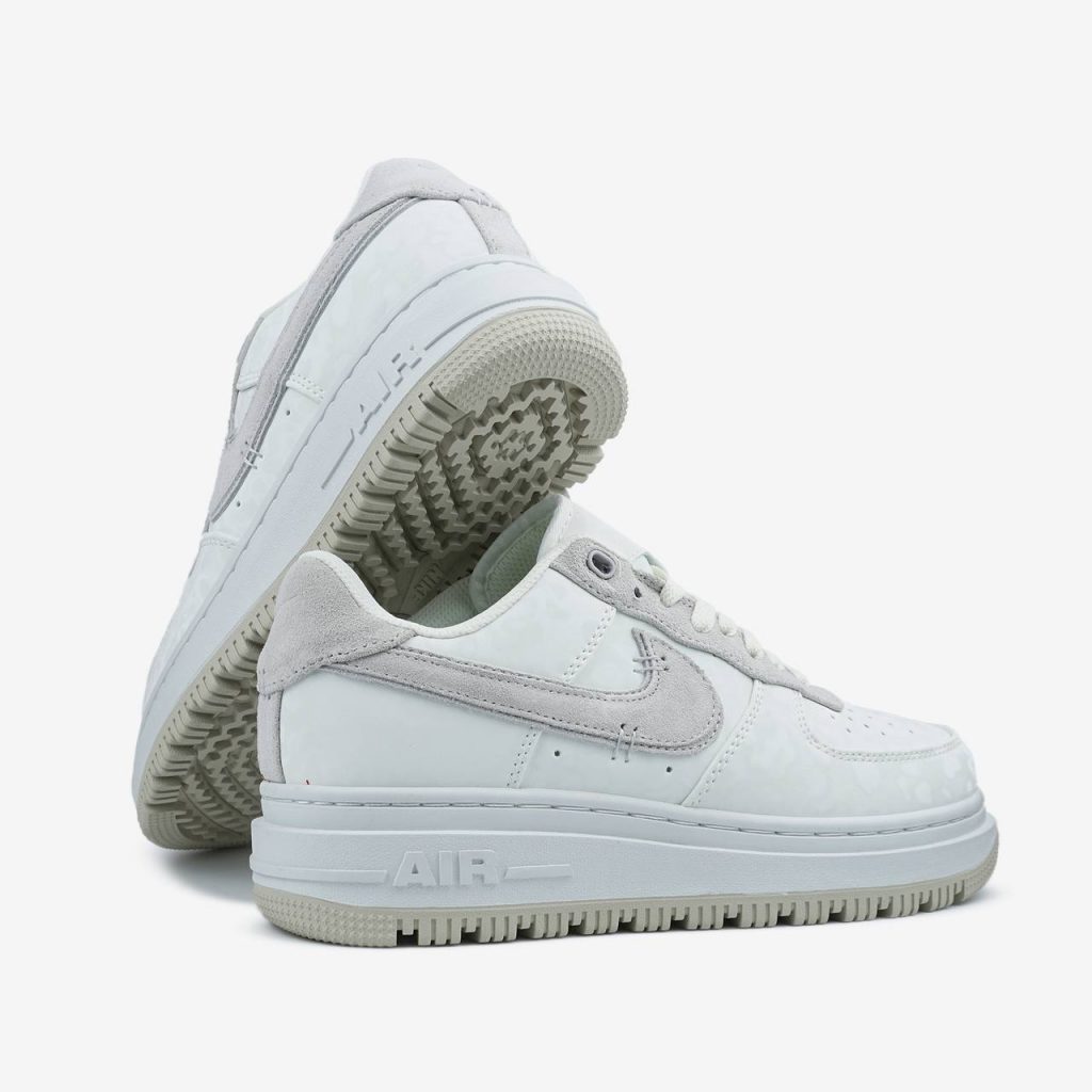 Nike Air Force 1 Low Luxe Light Purple