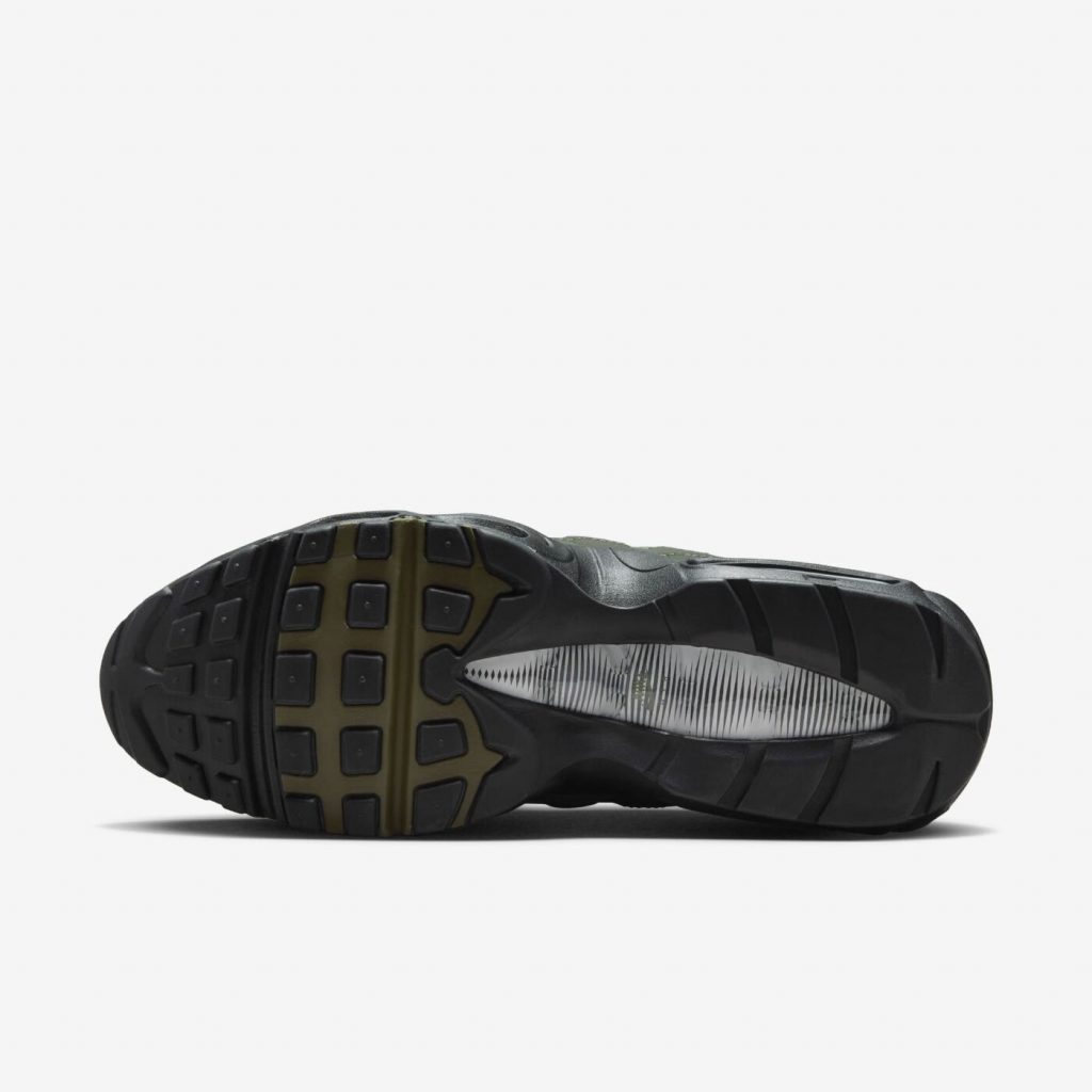 Nike Air Max 95 Essential Black/Sequoia/ Olive green