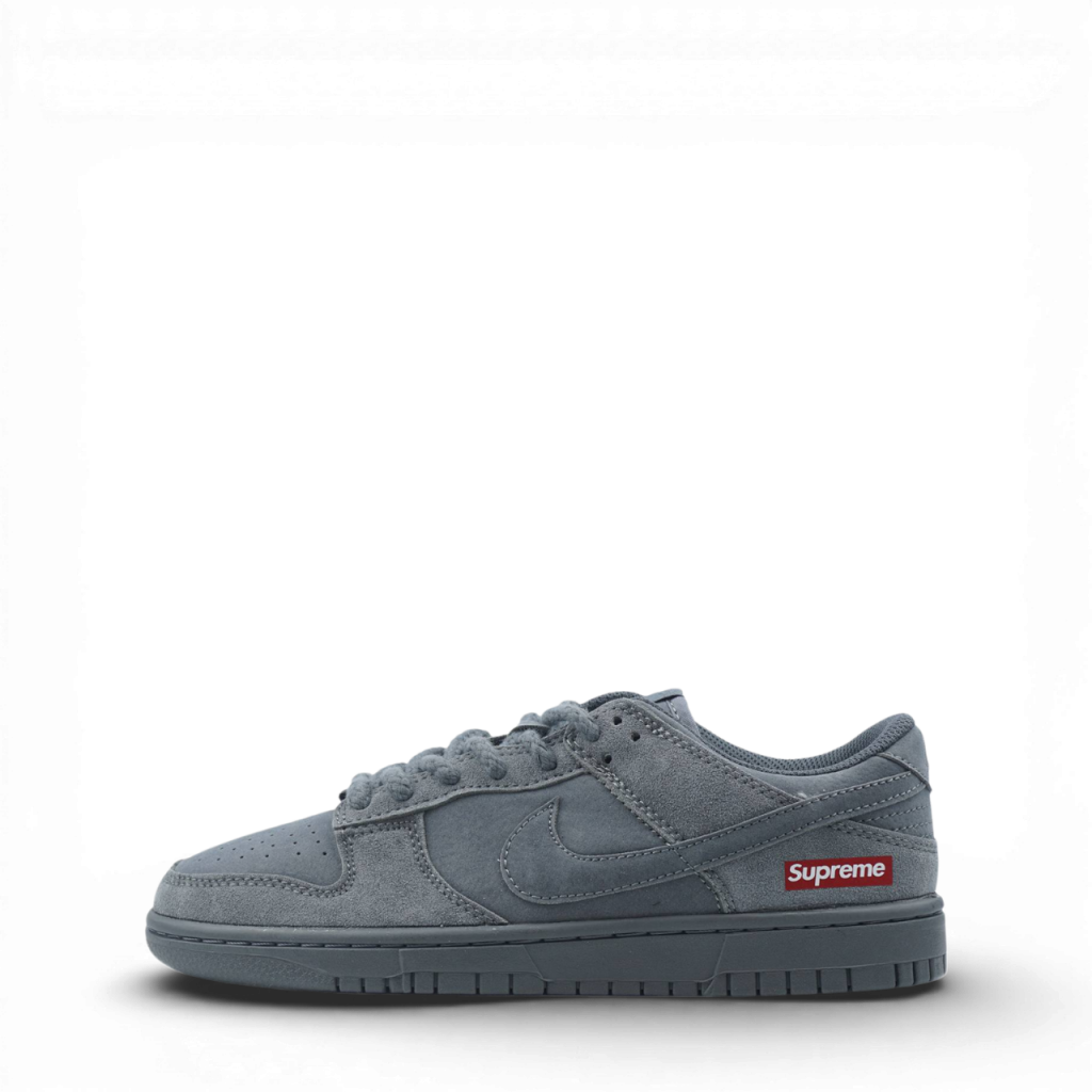 Nike SB Dunk x Supreme Triple Grey